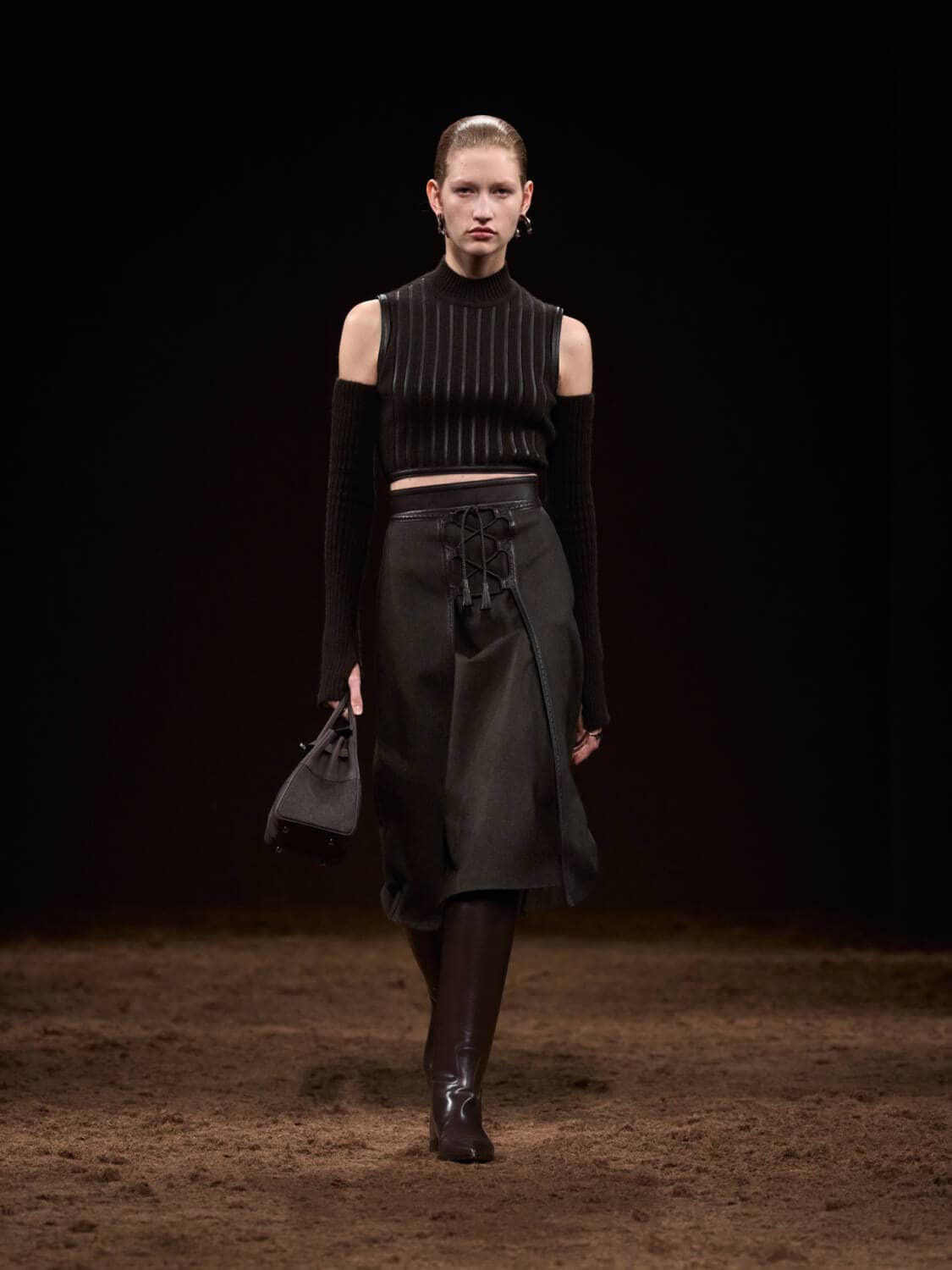 Hermès: Ready-To-Wear AW25 - 10 Magazine